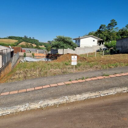 Vende-se lindo terreno na Borges em Marau